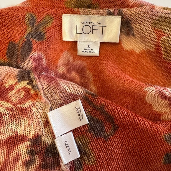 LOFT Red-Orange Floral Sweater with Neck Tie – Size S - Picture 6 of 6